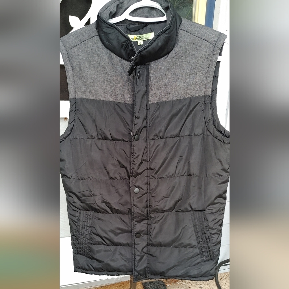 Mens Puffer Vest SZ.S NWT